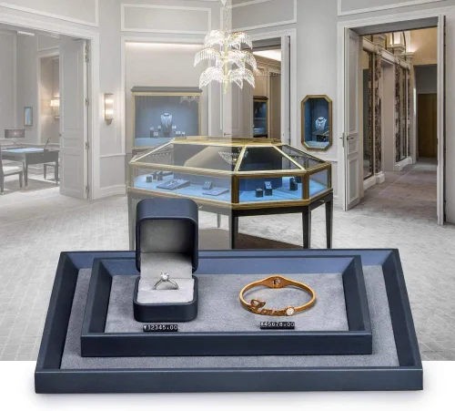 Vista 2 de Oirlv Bandeja plana de cuero premium para joyas, organizador de exhibición de joyas, bandeja de valet para mesita de noche o organizador de aparador