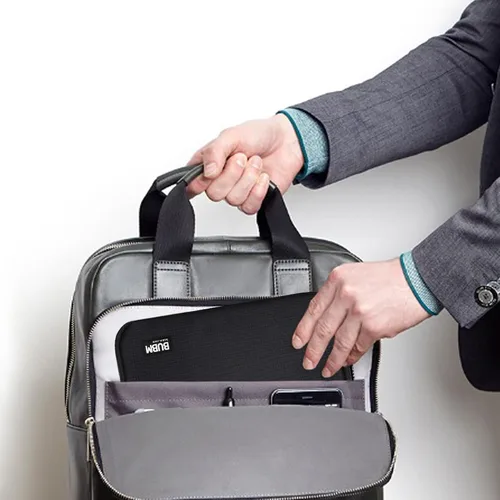 Vista 7 de Organizador de equipaje con doble capa para viajes BUBM, para llevar dispositivos y accesorios electrónicos., Negro, 2 capas M Bolsa de viaje