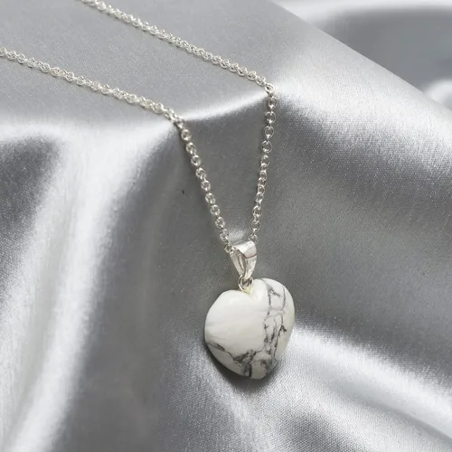 Vista 5 de Gempires Natural Howlite Heart Crystals Pendant Necklace, Silver Plated 18 + 2 Inch Adjustable Chain (Howlite)