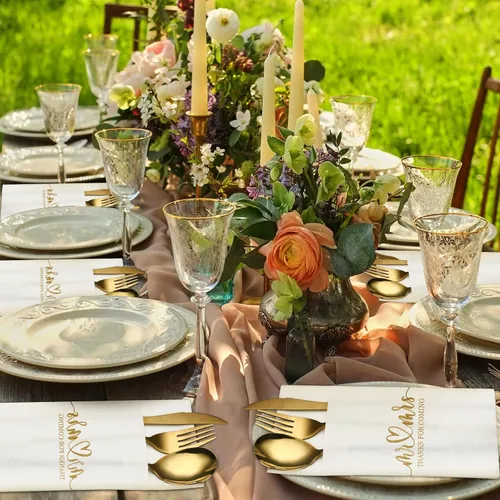 Vista 6 de Panelee 100 servilletas de boda con bolsillo integrado para cubiertos de Mr and Mrs personalizadas, sensación de lino, suministros de cena Dorado