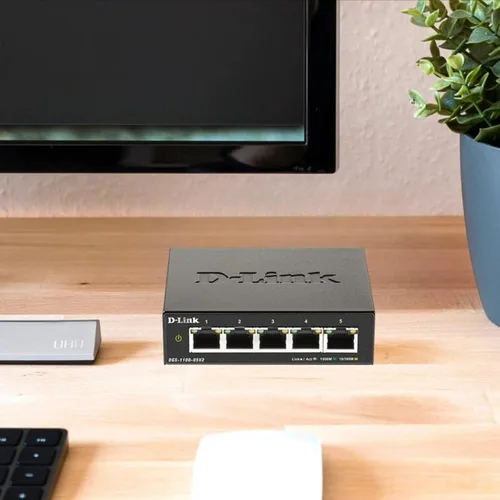 Vista 3 de D-Link Conmutador Ethernet gestionado inteligente Gigabit de 5 puertos, L2, VLAN, QoS, IGMP Snooping, LAG, interfaz de usuario web, metal resistente