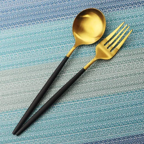 Vista 4 de Juego de cubiertos de 5 piezas, Uniturcky, de acero inoxidable negro y dorado, utensilios para comer con cuchillo, tenedor, cuchara para el hogar
