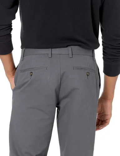 Vista 3 de Tienda Essentials Men's Slim-Fit Wrinkle-Resistant Flat-Front Chino Pant