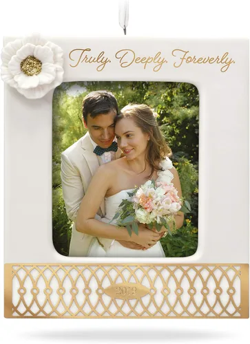Vista 10 de Hallmark Keepsake Adorno de Navidad 2019 Nuestro Nuestro Aniversario, You and Me, Metal