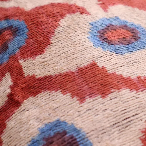Vista 8 de CANVELLO Almohada de terciopelo de lujo hecha a mano con inserto de plumón, 16 x 24 pulgadas, patrón geométrico floral en rojo, azul y marfil, cojín
