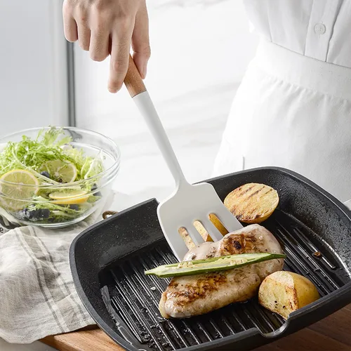 Vista 3 de Juego de utensilios de cocina de silicona, 446 °F resistente al calor, mango de madera de 13 piezas para juego de cocina antiadherente (sin BPA)
