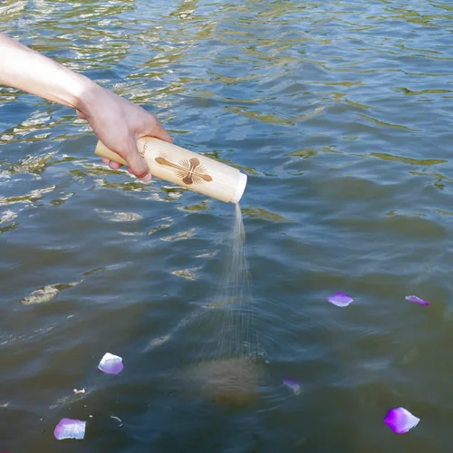 Vista 5 de Juego de 2 urnas pequeñas de bambú para cenizas humanas, ecológicas y biodegradables, tubo de cremación para cenizas de mascotas machos y hembras