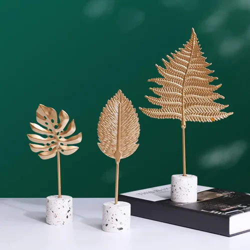 Vista 9 de ARTIBETTER Escultura de mesa artificial de hojas rústicas sin Monstera, adornos dorados, gabinete de oficina, estatua hawaiana, escritorio