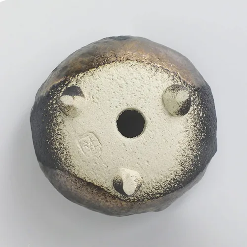 Vista 4 de Maceta de bonsái japonesa artesanal en forma de media luna de la serie Banko de Wazakura 4.72 in (120 mm), maceta de jardín de cerámica sin esmaltar