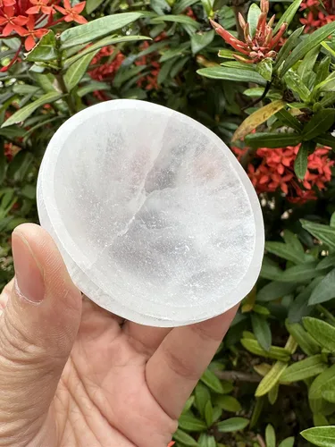 Vista 5 de GAF TREASURES Cuenco de selenita circular de 2.5 pulgadas, cristal de selenita tallado con piedras preciosas, cuenco de meditación, cuenco de reiki