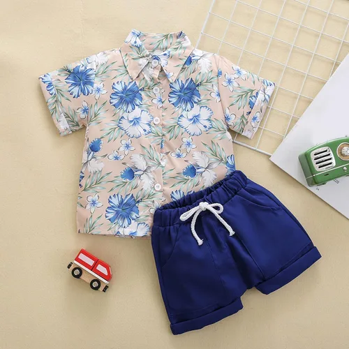 Vista 7 de Ropa de tren para bebé, niños pequeños, manga corta, estampado floral, camiseta y pantalones cortos para camiones de bomberos (azul, 12-18 meses)