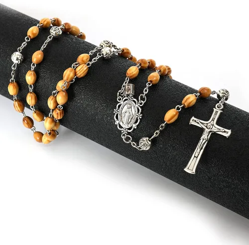Vista 8 de Nazareth Store Collar de cuentas de rosario de madera de olivo proyectando medalla de oración de nuestro padre con centro de mesa milagroso