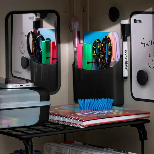 Vista 7 de LockerMate Kit organizador de casillero de 7 piezas, incluye estante de casillero, espejo, pizarra blanca, taza de almacenamiento y marcador de Negro