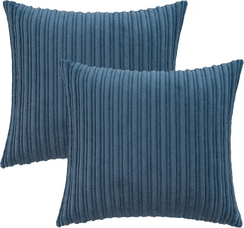 Vista 152 de UGASA - Fundas de almohada decorativas de terciopelo suave y sólidas de Navidad para sala de estar/sofá, 16 x 16 pulgadas, 2 unidades, color burdeos
