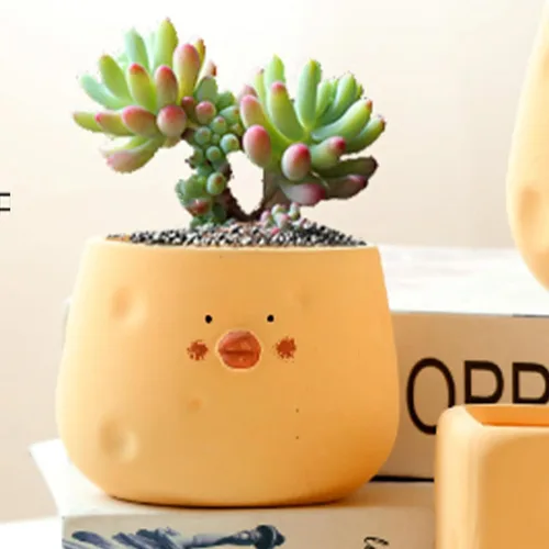Vista 5 de TOPINCN Maceta amarilla de cerámica para pollitos de dibujos animados, maceta para suculentas para interiores y exteriores, decoración del jardín