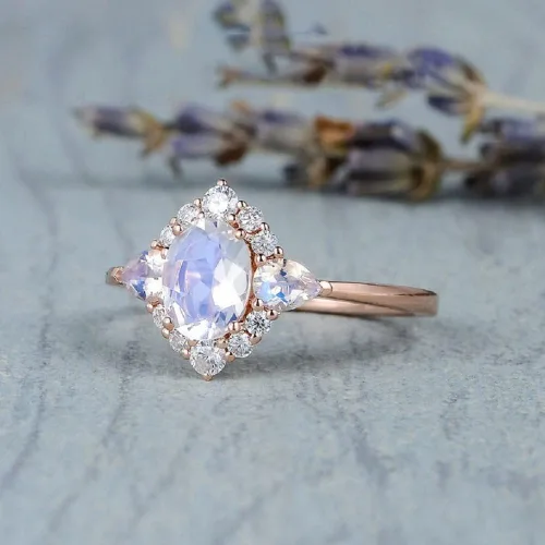 Vista 4 de Anillo de compromiso chapado en oro rosa de 18 quilates con piedra lunar y arcoíris, para mujer, anillo de compromiso con diamantes de imitación