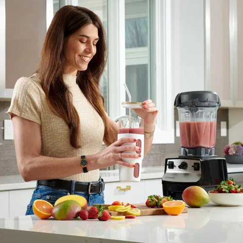 Vista 5 de Vaso de vidrio de 32 onzas con popote y tapa de bambú con funda de silicona, vaso de café helado reutilizable Boba Smoothie, se adapta al soporte