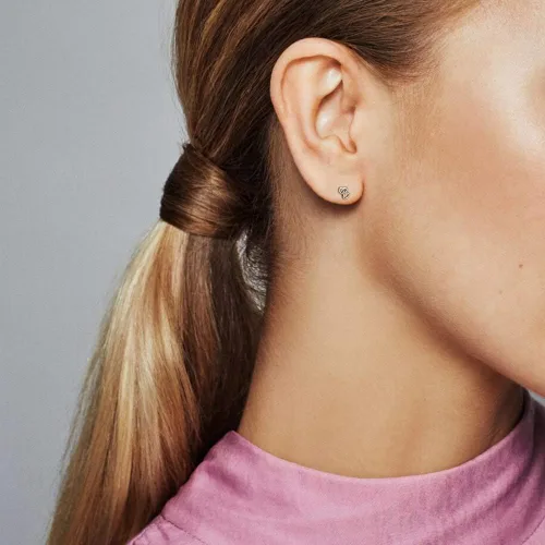 Vista 2 de Pandora ME Jewelry - Aretes de plata de ley con corazones enlazados