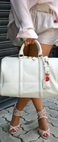 Vista 4 de Llavero con colgante de zorro, lindo llavero de zorro, para hombres y mujeres, bolsa colgante, llavero con forma de animal, llavero novedoso