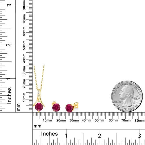 Vista 2 de Gem Stone King Juego de joyas de plata chapada en oro amarillo de 18 quilates con rubí creado para mujer, corte redondo de 2.40 quilates con cadena
