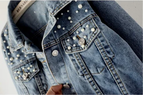 Vista 4 de Hixiaohe Chaqueta de mezclilla recortada con perlas bordadas sueltas para mujer