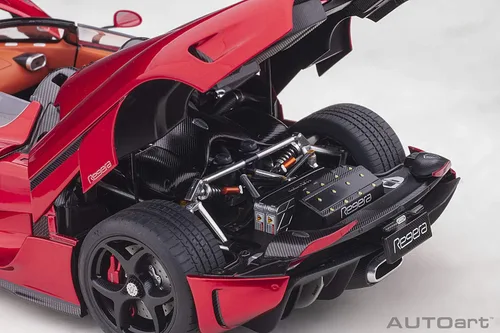 Vista 5 de Koenigsegg Regera Candy Red modelo 1/18 de AUTOART 79026