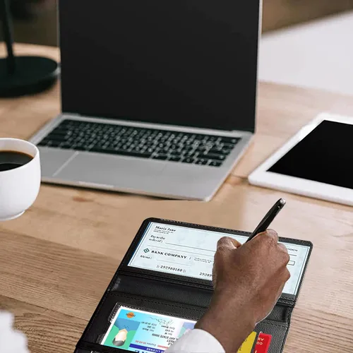 Vista 5 de Funda para chequera para hombres y mujeres, cartera de cuero RFID con ranuras para tarjetas de crédito, soporte de cheques duplicados personales