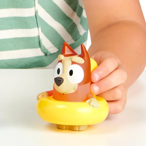 Vista 5 de Bluey Paquete de 3 juguetes de baño flotantes, juego de juguetes acuáticos flotantes ligeros con bingo y pelota de playa, juguetes de baño