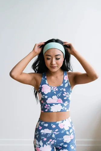 Vista 52 de Maven Thread 4" Wide Workout Headbands for Women – Non-Slip Sweatbands for Gym, Running & Yoga
