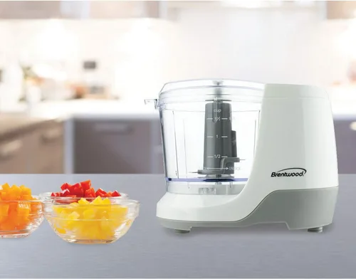 Vista 2 de Brentwood MC-109W - Mini picadora de alimentos de 1.5 tazas, color blanco