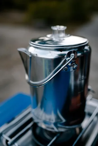 Vista 10 de Cafetera percoladora de aluminio Stansport con asa de alambre