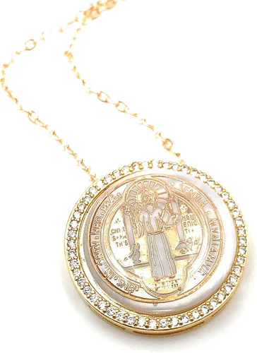 Vista 5 de LESLIE BOULES Collar con colgante de San Benito para mujer, cadena chapada en oro de 18 quilates, 18 pulgadas de largo, Nácar