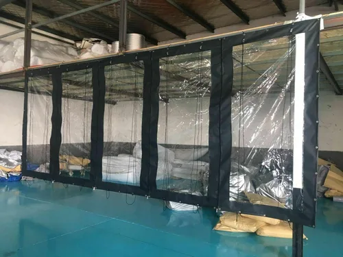 Vista 2 de Toldo transparente impermeable de grado comercial de 0.020 in de TPU enrollable para patio (8 x 4 pies)