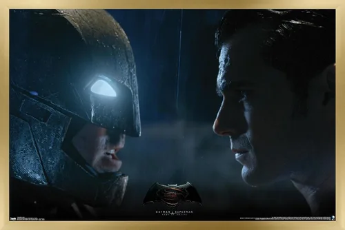 Vista 15 de Trends International DC Comics Movie - Batman v Superman - Stare Wall Poster, 14.725" x 22.375", Barnwood Framed Version Versión enmarcada Barnwood