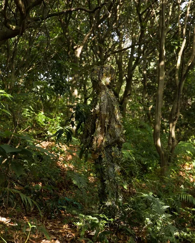 Vista 3 de Ginsco Ghillie Suit - Juego de guantes de máscara de cara completa, traje de camuflaje frondoso 3D para hombres, fotografía de caza al aire libre