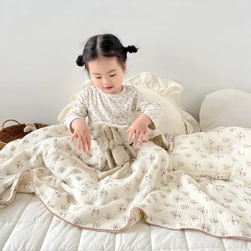 Vista 2 de Manta de muselina de algodón para bebé (47 x 51 pulgadas) + funda de almohada para niños pequeños (14 x 20 pulgadas), juego de ropa de cama