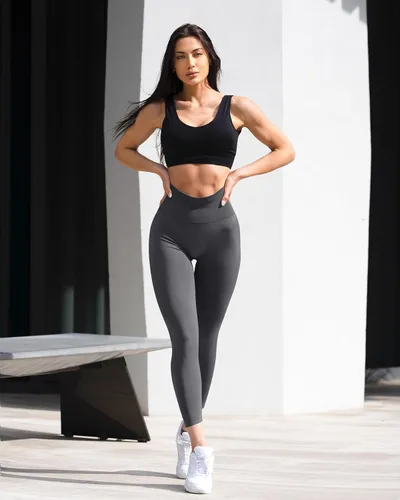 Vista 2 de OQQ Leggings de yoga para mujer, 2 piezas, sin costuras, para entrenamiento, cintura alta, levantamiento de glúteos, leggings atléticos