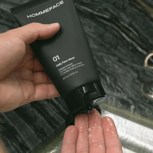 Vista 4 de HommeFace Jabón facial diario para hombres, limpiador facial suave para limpieza profunda y purificación, tecnología coreana de cuidado de la piel