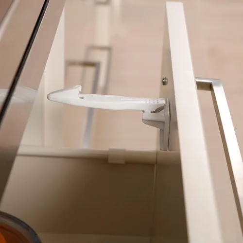 Vista 4 de Dreambaby Pestillos de resorte – Cerraduras de pestillo a prueba de niños para gabinetes, cajones y armarios – Blanco – Paquete de 10