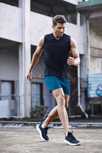 Vista 7 de COOFANDY Pantalones cortos deportivos para correr para hombre de 5 pulgadas, paquete de 2 pantalones cortos de entrenamiento para gimnasio