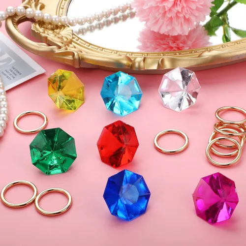 Vista 4 de Chalyna Juego de 25 anillos redondos de aleación de diamantes acrílicos de aleación de oro, regalo de fiesta de Halloween, pirata, tesoro, caza