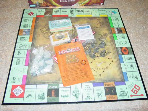 Vista 2 de Monopoly El Señor de los anillos, edición trilogía