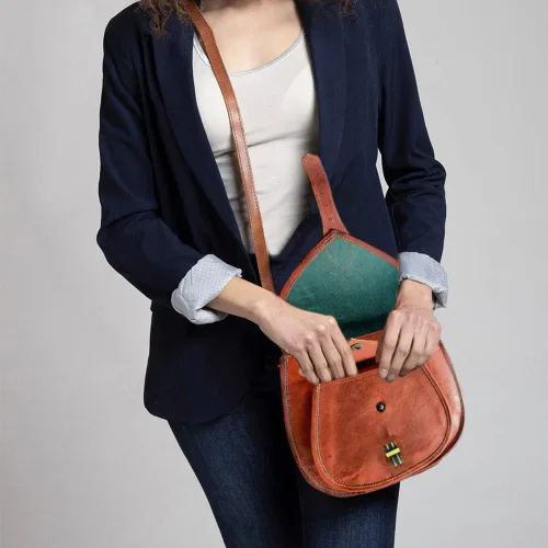 Vista 6 de RUSTIC TOWN Bolso cruzado de cuero para mujer