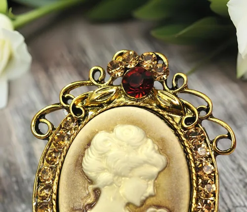 Vista 5 de Gyn&Joy Womens Crystal Rhinestones Flower Vintage Antique Cameo Brooch Pin