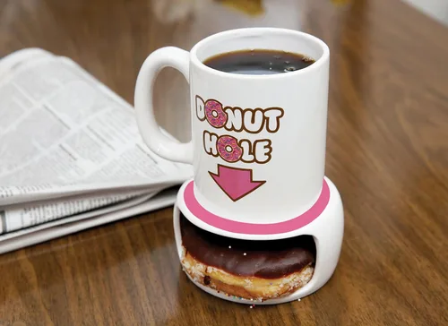 Vista 3 de Taza con agujero para donut, de Bigmouth Inc