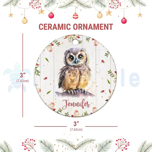 Vista 3 de Hyturtle Adorno de Navidad personalizado para los amantes de los búhos, adorno de cerámica con nombre personalizado de Just A Girl Who Loves Owls