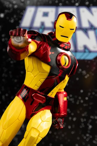 Vista 5 de McFarlane Marvel Iron Man - Juguete coleccionable a escala 1:6 con escena y cómic (Iron Man #256)