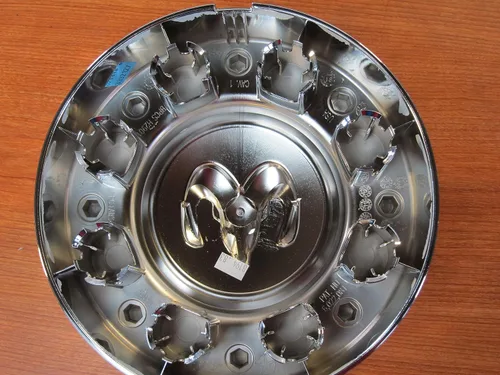 Vista 5 de Dodge Ram 3500 Dually Tapacubos Cromado Central Delantero Cubierta de Rueda Mopar OEM