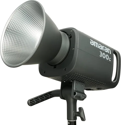Vista 3 de Aputure Amaran 300c RGB COB Luz de vídeo con montaje Bowen 2,500K a 7,500K CCT con ajuste G/M 26,580 lux @ 1m con reflector hiper soporte de control