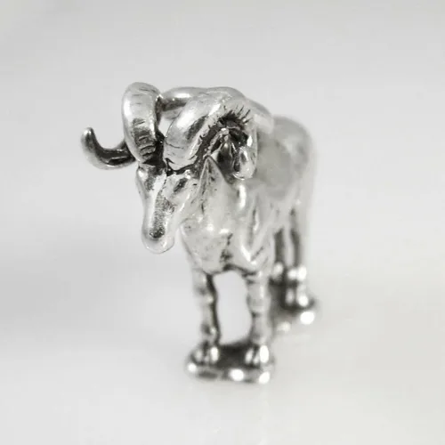 Vista 2 de New Ram Aries - Dije de plata de ley 925 con diseño de oveja zodiacal, diseño de camuflaje 3D